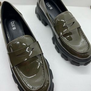 Woman’s Bar III Patent platform loafer
